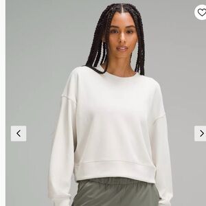 Women's Lululemon Softstreme Perfectly Oversized Cropped Crew Size 4